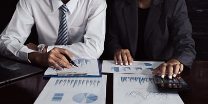 businessmen-and-businesswomen-team-meeting-to-plan-2025-02-11-22-33-02-utc