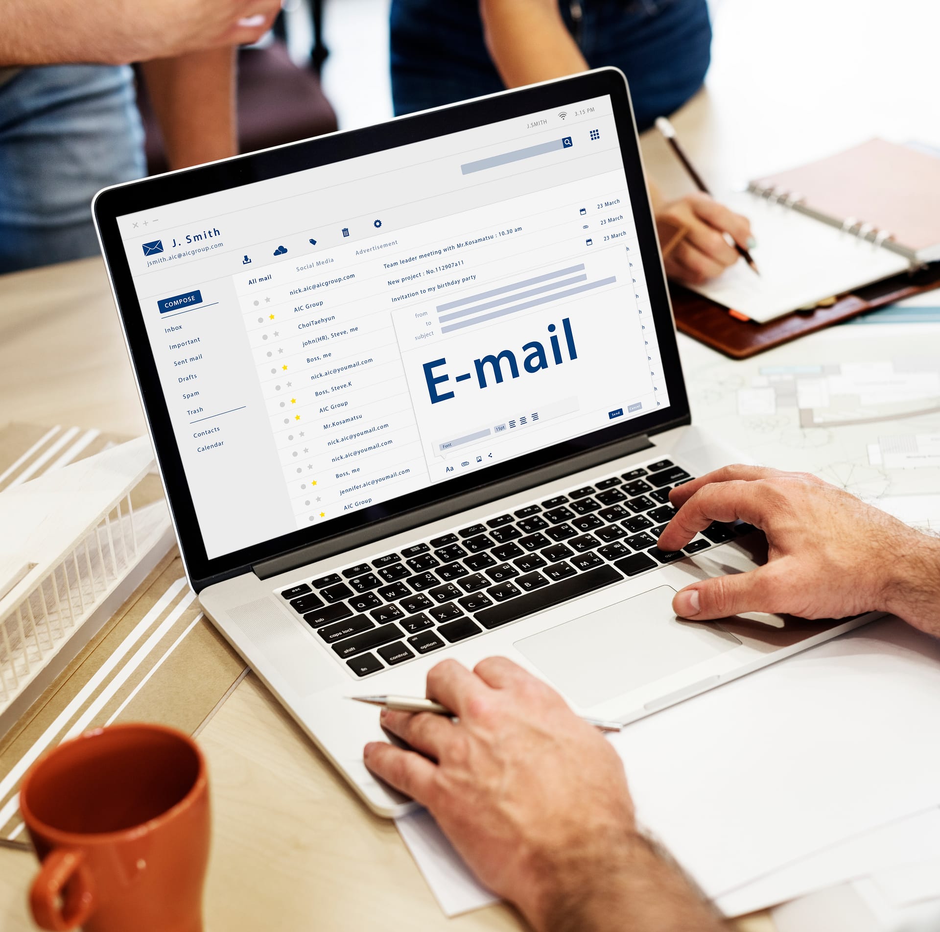 Conceito de conexão de comunicação de mensagens on-line